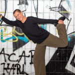 Ein weiterer Fun Fact über Sabine Scholze: Sie liebt die Yoga-Position "Der Tänzer" und macht sie bei jedem Fotoshooting.